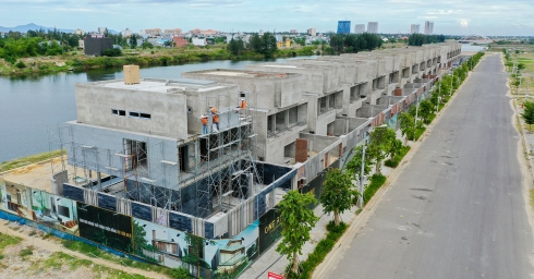 dat-xanh-mien-trung-is-completing-the-international-standard-million-dollar-villas