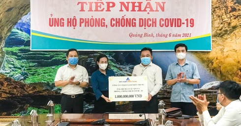 dat-xanh-mien-trung-ho-tro-quang-binh-1-ty-dong-nang-tong-so-tien-ung-ho-quy-vaccine-len-2-ty-dong