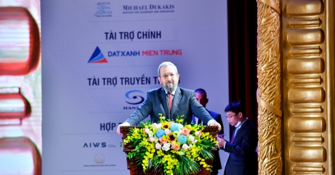 dat-xanh-mien-trung-dong-hanh-cung-buoi-dien-thuyet-cua-cuu-thu-tuong-israel-ehud-barak