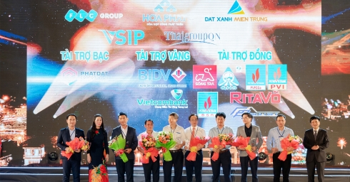 dat-xanh-mien-trung-tai-tro-2-ty-dong-cho-hoi-nghi-xuc-tien-dau-tu-tinh-quang-ngai