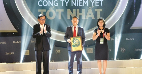 lan-thu-7-lien-tiep-dat-xanh-vinh-danh-top-50-cong-ty-niem-yet-tot-nhat-viet-nam