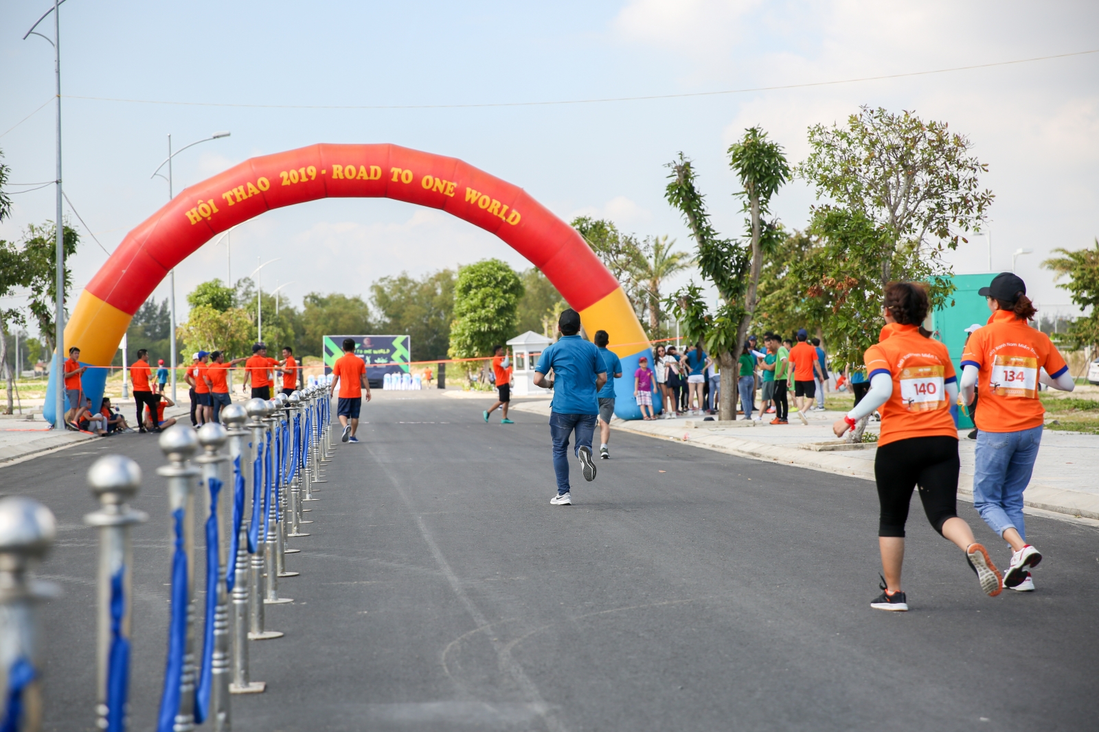 Sôi nổi Hội thao Road To One World