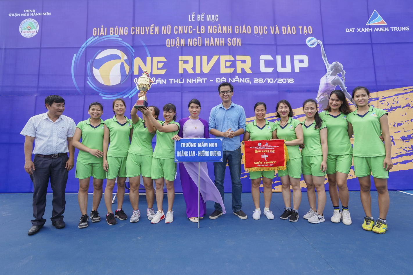 Chung kết giải bóng chuyền One River Cup – Liên quân Trường Mầm Non Hoàng Lan – Hướng Dương đăng quang ngôi vô địch