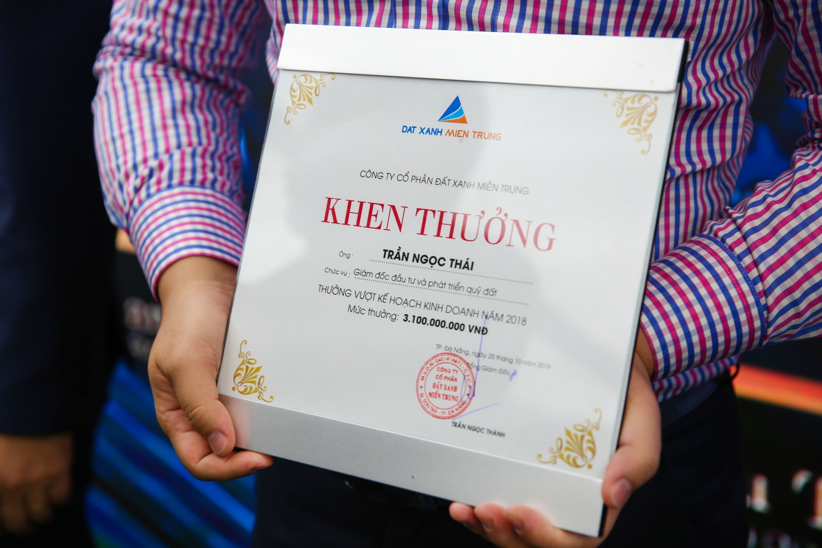 Đất Xanh Miền Trung trao 60 tỷ cho CBNV tại Lễ tổng kết hoạt động kinh doanh quý 3/2019