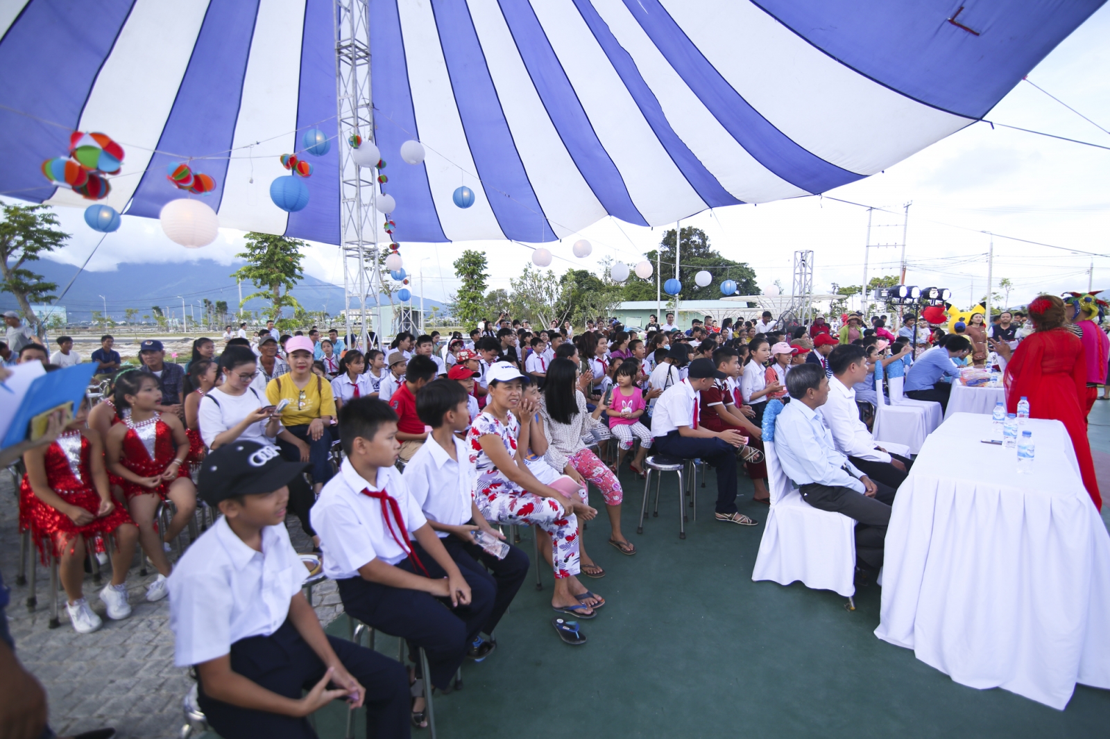 Trung thu vẹn tròn với chương trình “Trăng Yêu Thương”